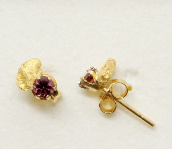 Granaatti korvanapit-kultahippu 5mm Lemmenjokikoru