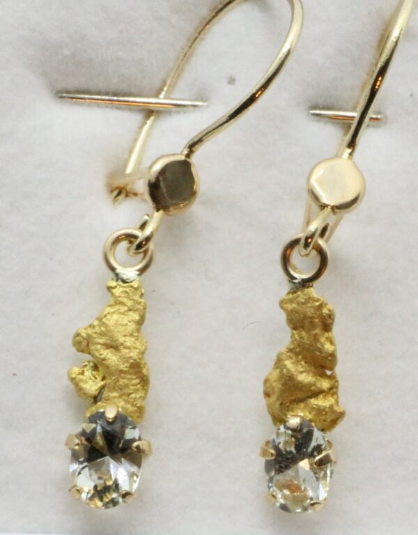 Beryllikorvariipukset-kultahippu 6x3mm Lemmenjokikoru