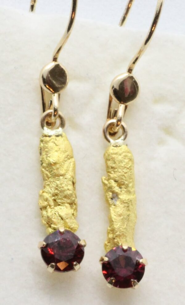 Granaattikorvariipukset-kultahiput 10mm Lemmenjokikoru