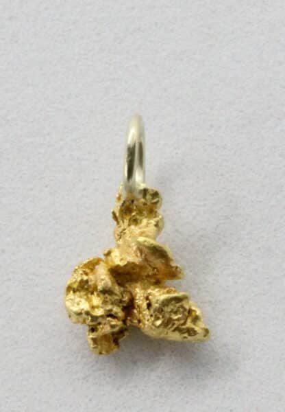 Kultahippuriipus Sotajoelta paino 0.76gr Arctic Gold